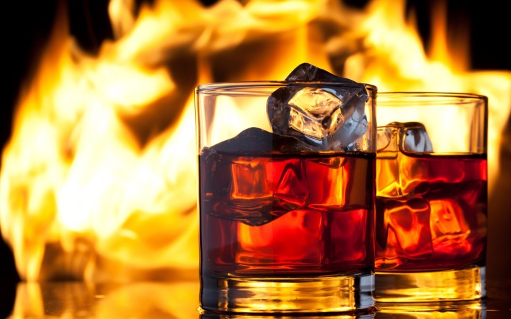 whiskey_drink_ice_glasses_fire_flame_alchohol_1920x1200